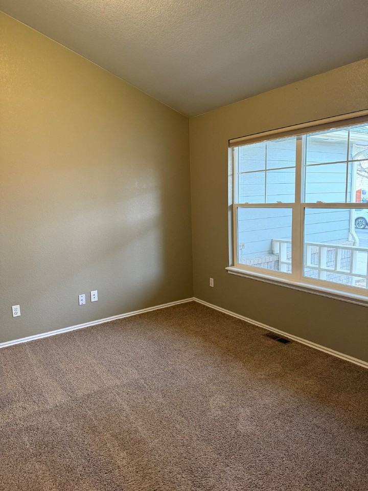 2606 E 116th Ave - Photo 7 of 26