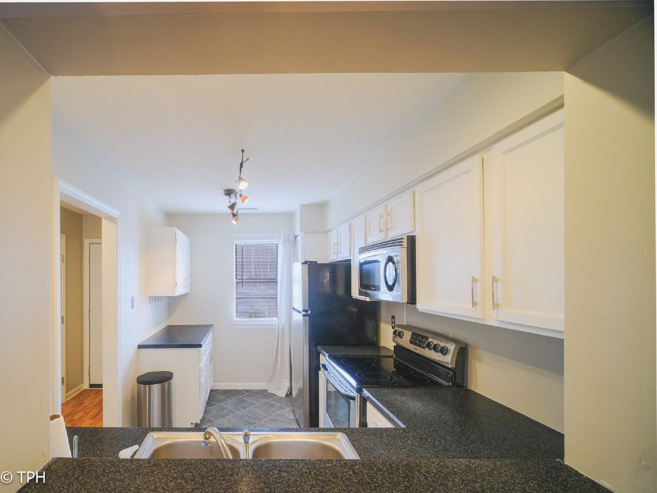 6124 Heath Ridge Ct - Photo 6 of 36