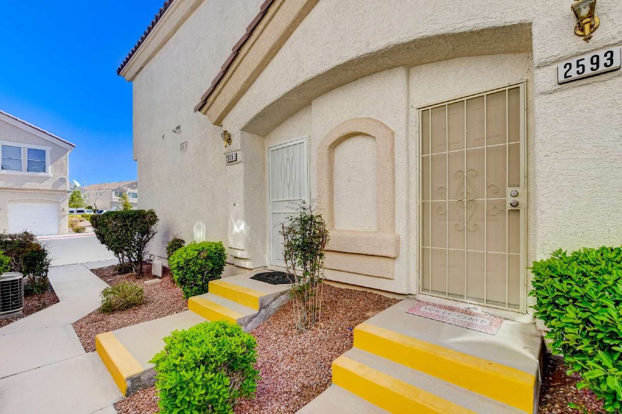 2593 Velez Valley Way - Photo 2 of 31