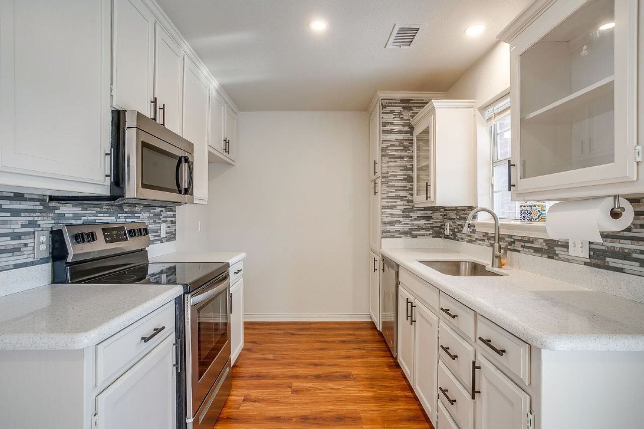 1312 Bradley Ct - Photo 6 of 24