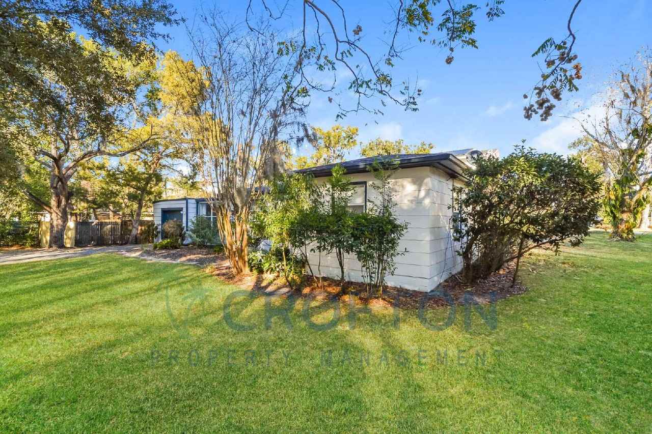 350 Harris Ave - Photo 2 of 15