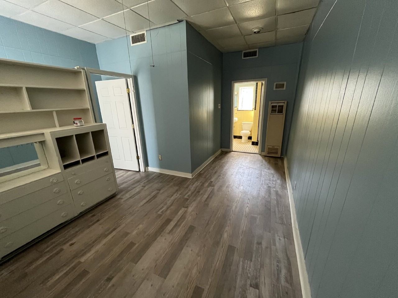 345 E Ridgeway St - Photo 2 of 23