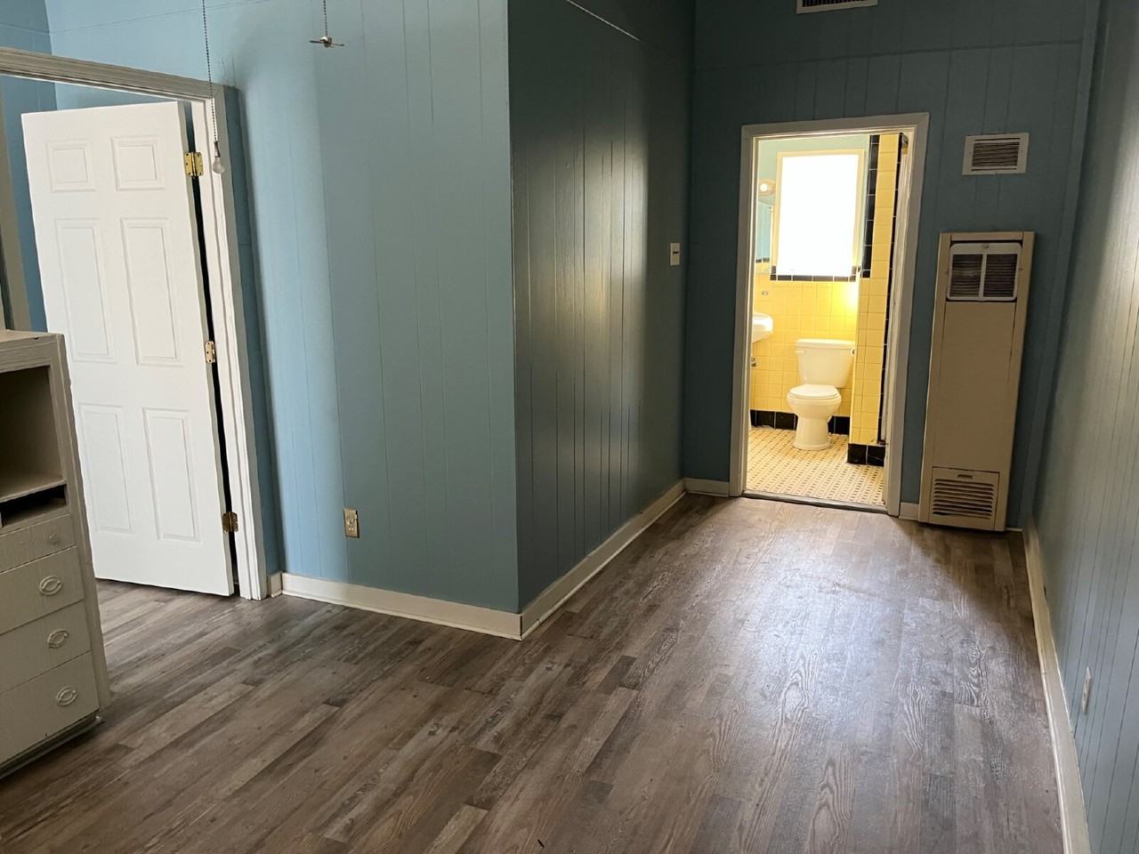 345 E Ridgeway St - Photo 3 of 23