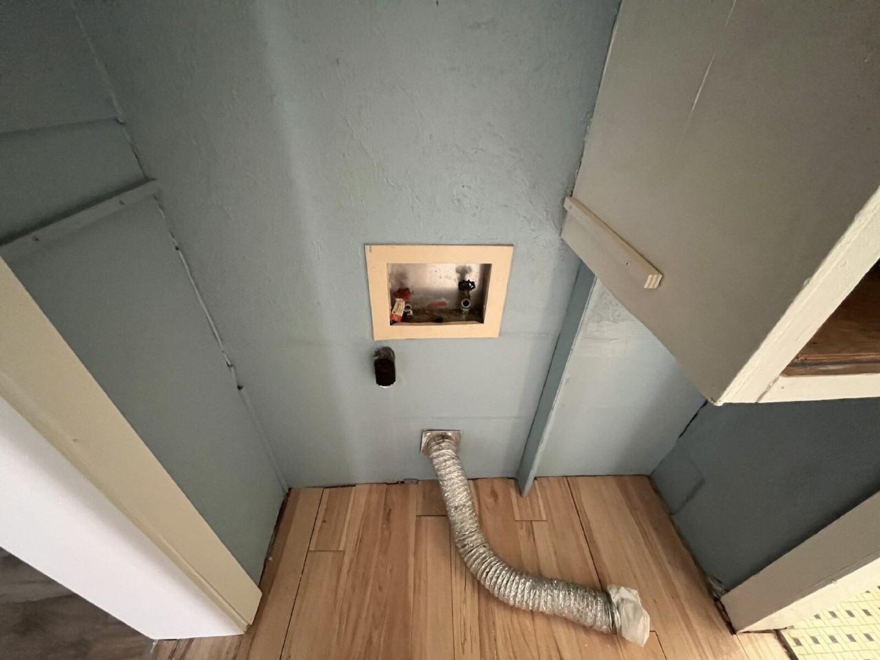 345 E Ridgeway St - Photo 7 of 23