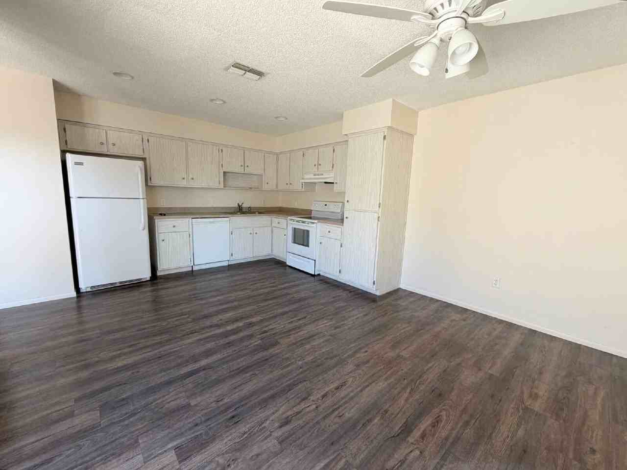 7419 Canterbury St - Photo 5 of 14