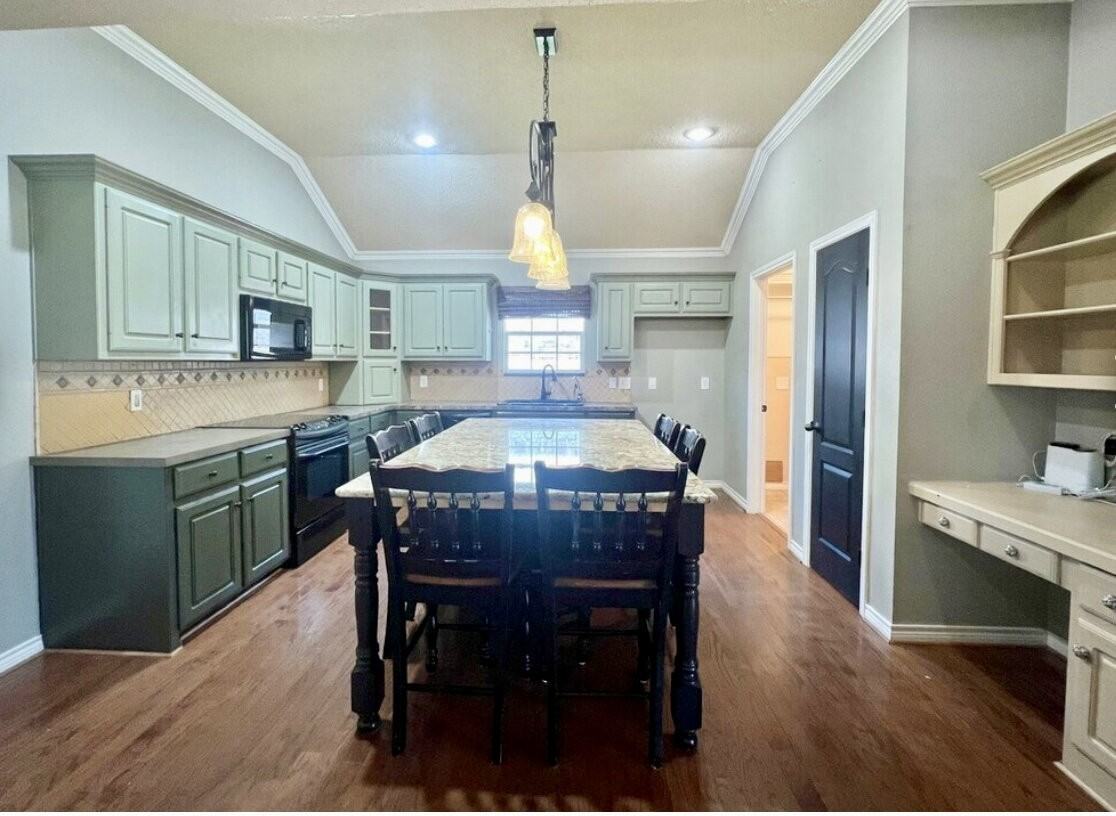 6805 36th St - Photo 6 of 12