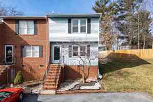 featured image of 830 Vine St