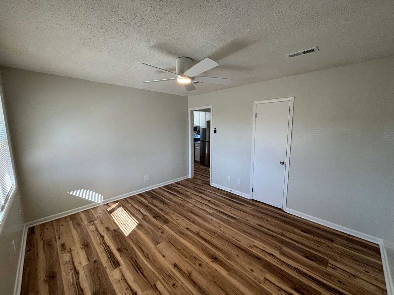 23 Dasinger St - Photo 2 of 15