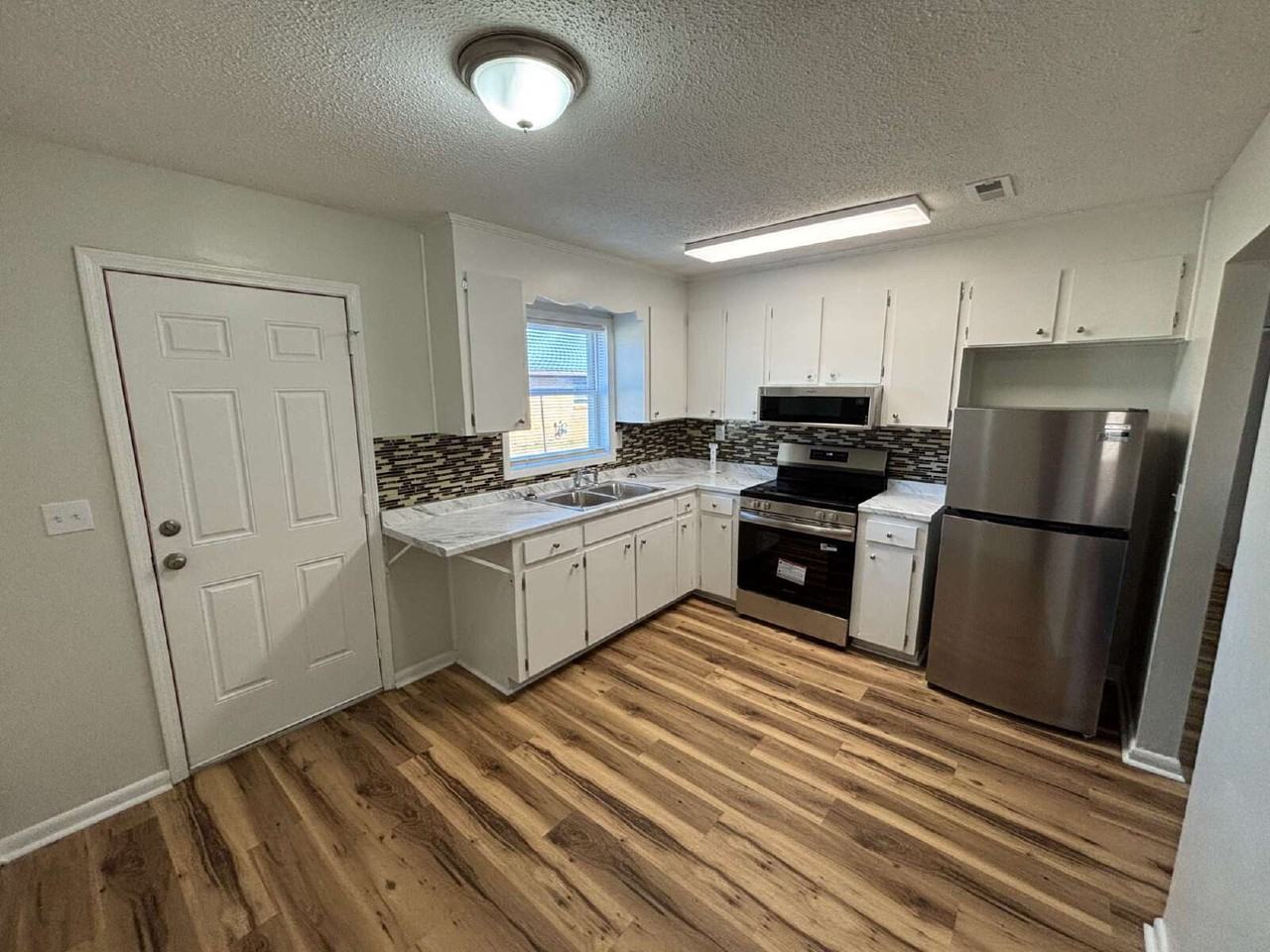 102 Parker Dr - Photo 3 of 14