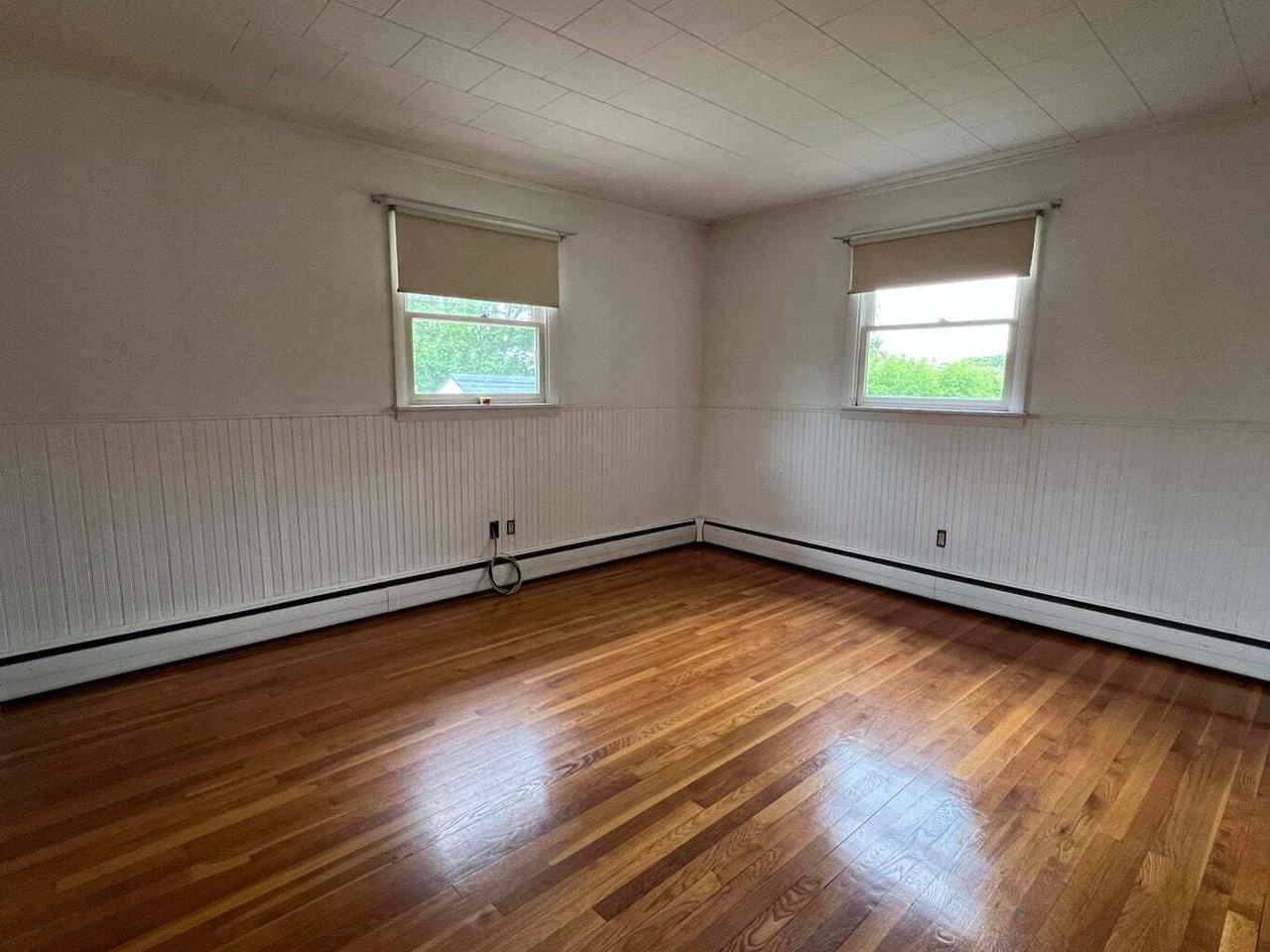 277 Pearl St - Photo 3 of 15