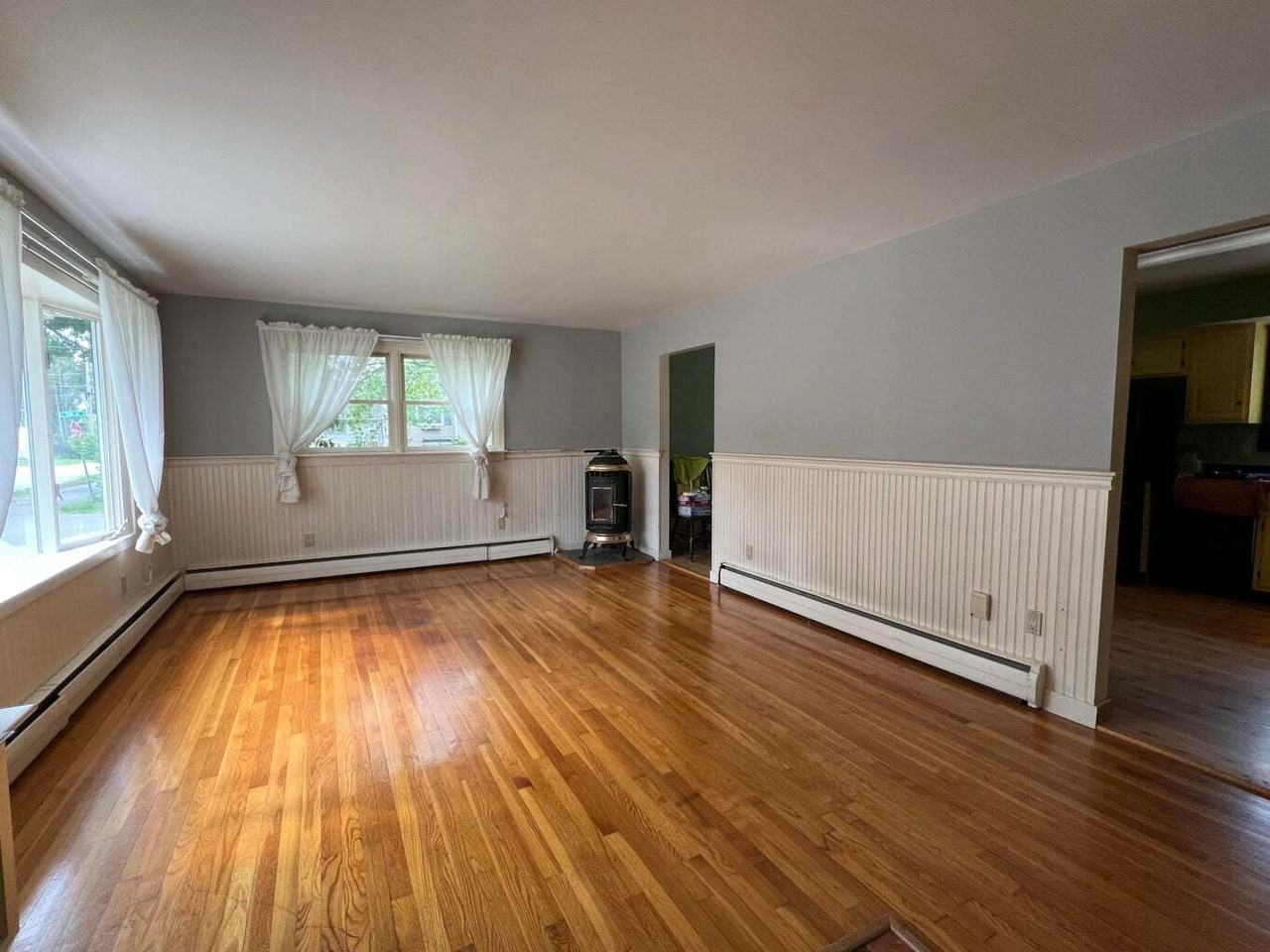 277 Pearl St - Photo 5 of 15