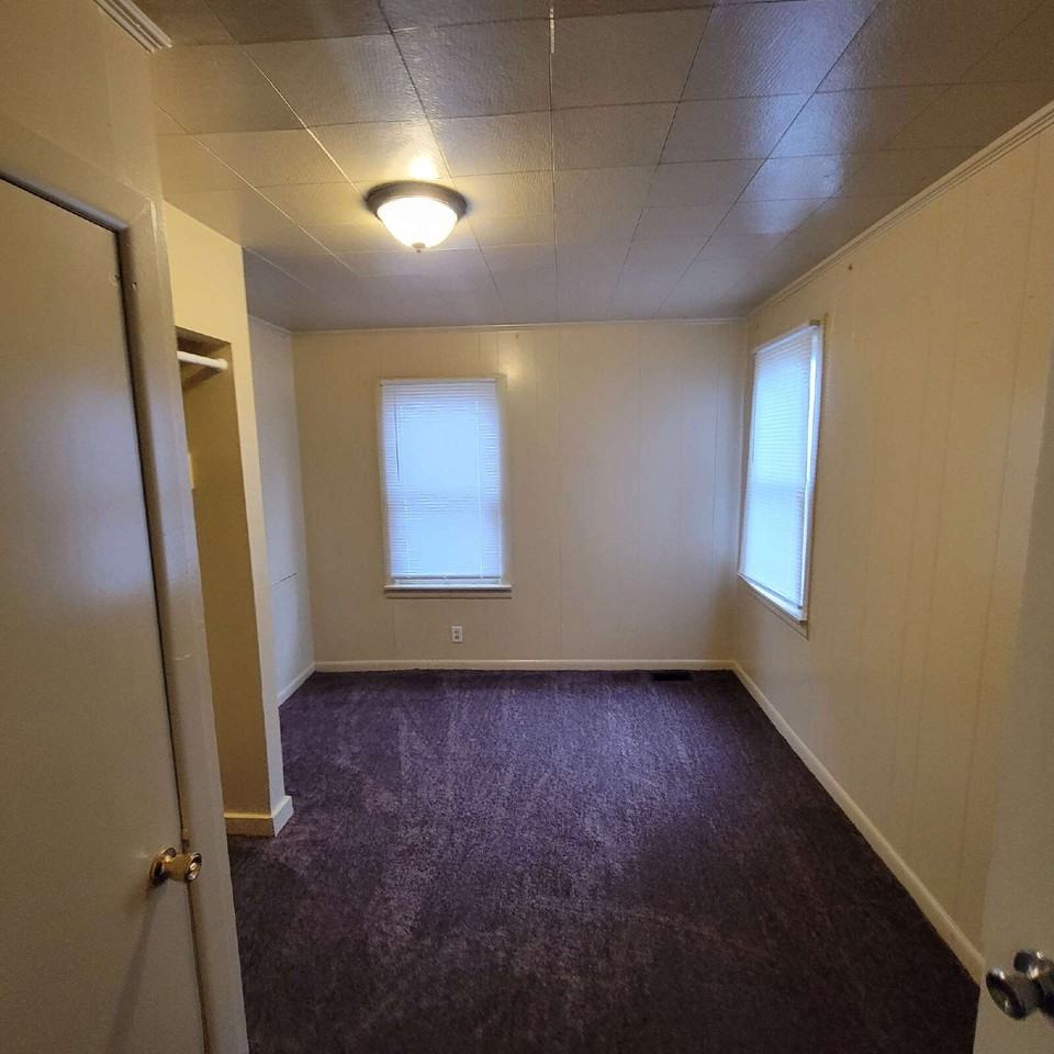 2315 W Morris St - Photo 4 of 8