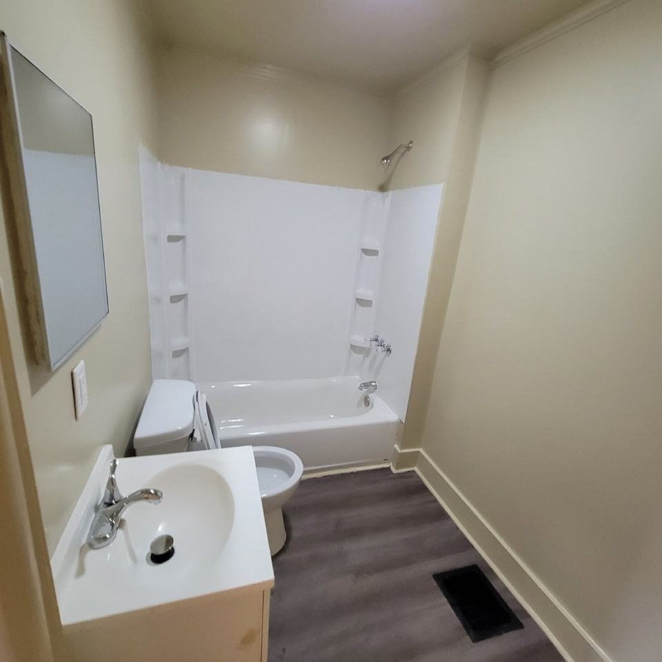 2315 W Morris St - Photo 7 of 8