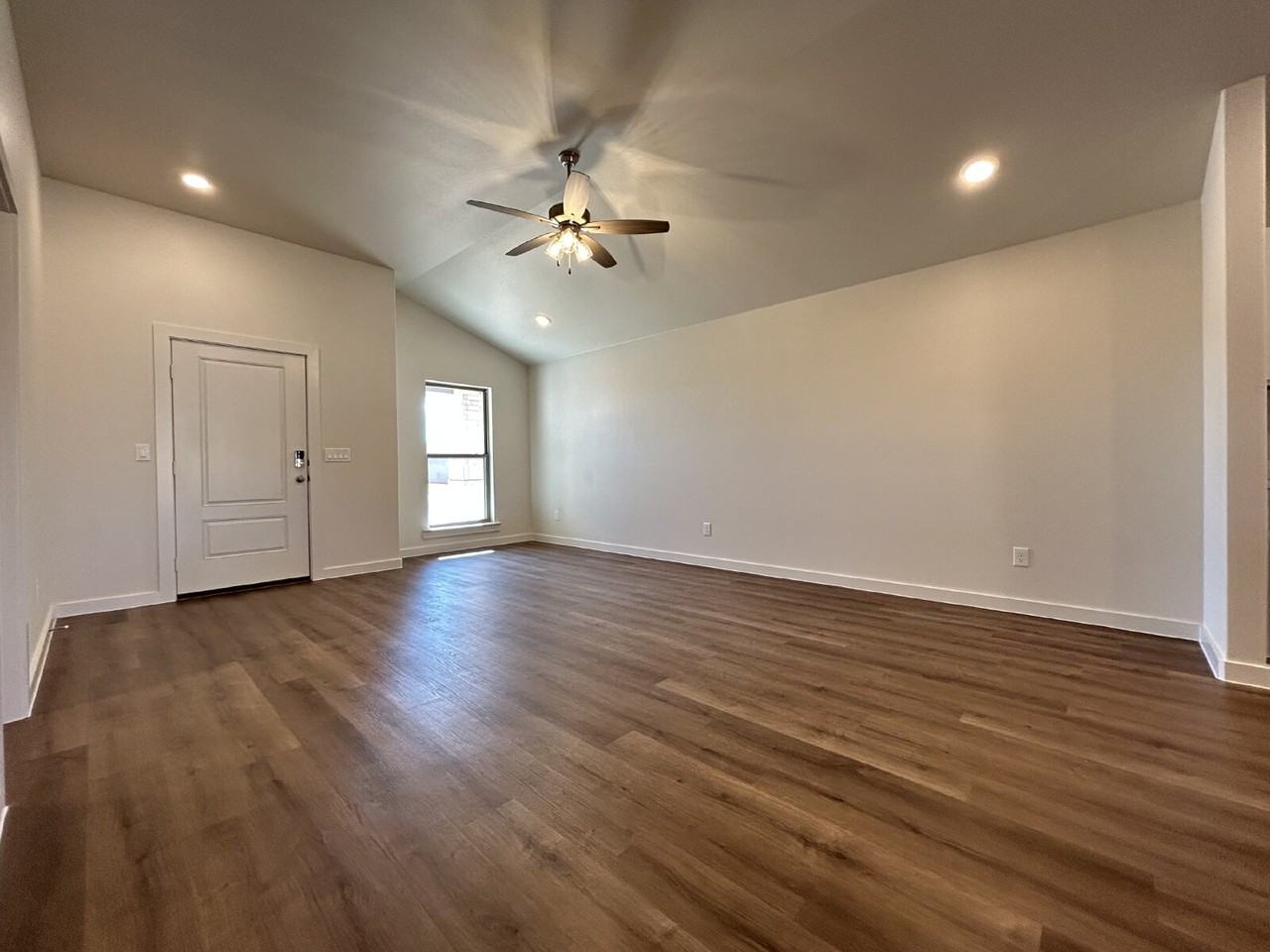 7216 8th St - Photo 2 of 18