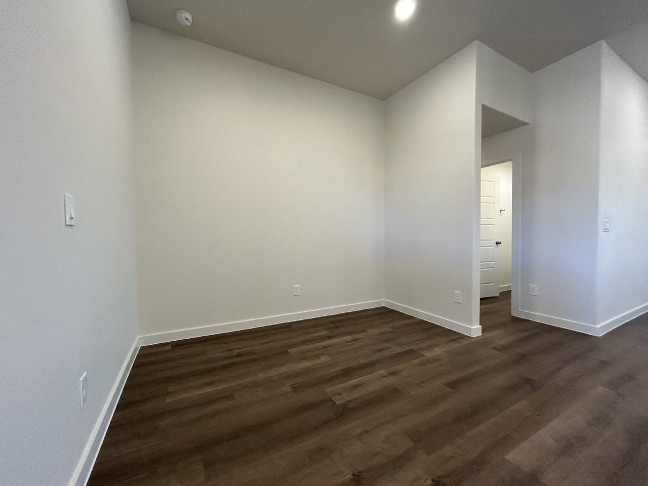 7216 8th St - Photo 6 of 18