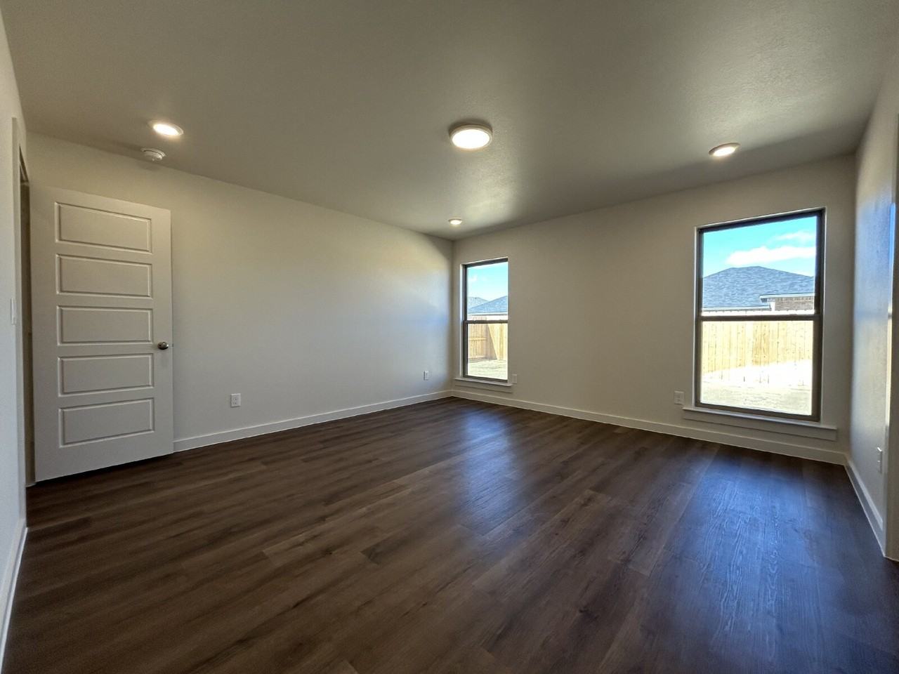 7216 8th St - Photo 7 of 18