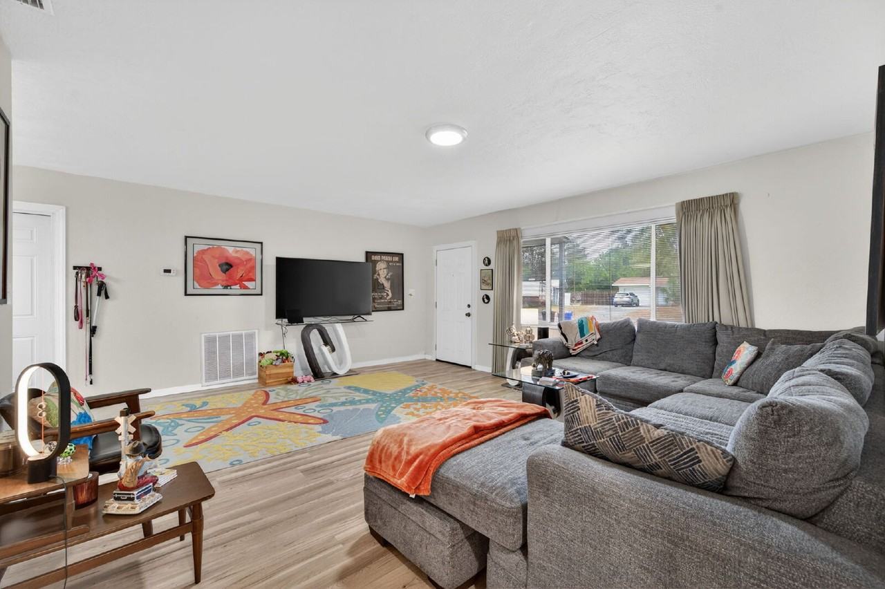 4273 Elkcam Blvd Se - Photo 7 of 31