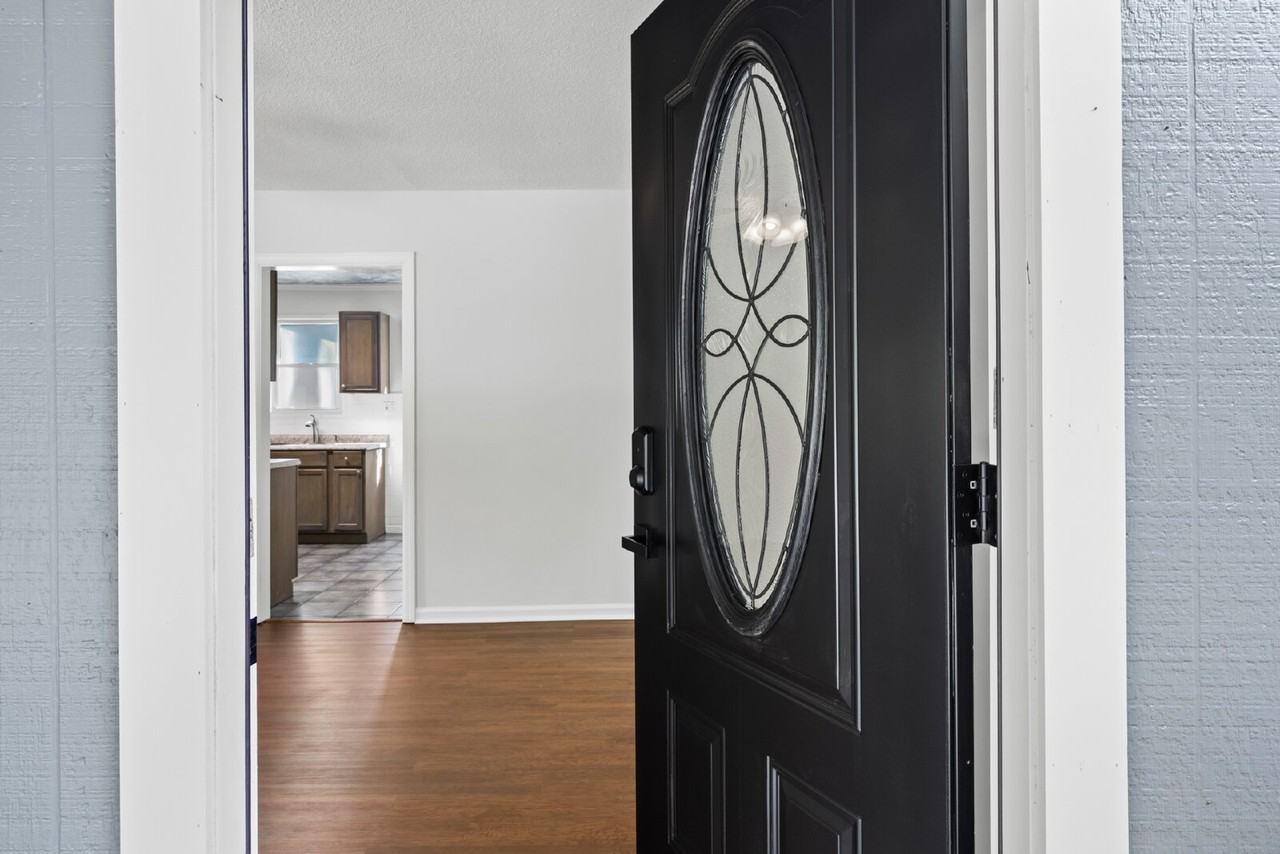 9 Gerald Dr - Photo 4 of 35