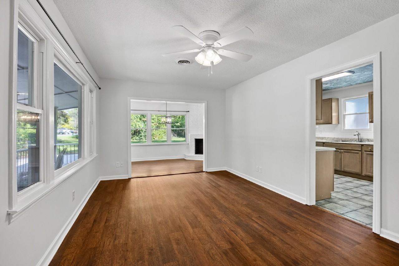 9 Gerald Dr - Photo 5 of 35