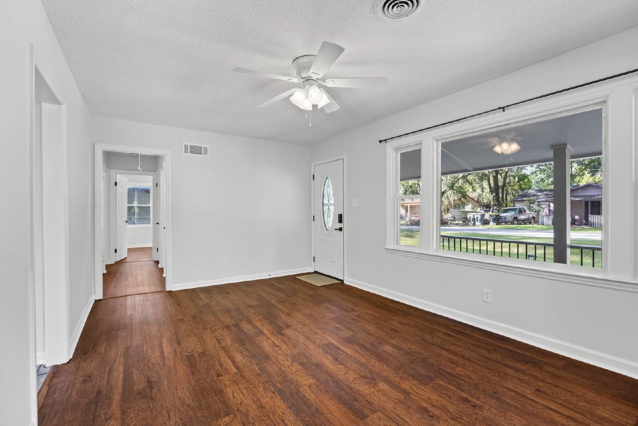 9 Gerald Dr - Photo 6 of 35