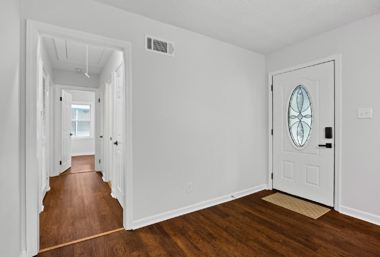 9 Gerald Dr - Photo 7 of 35