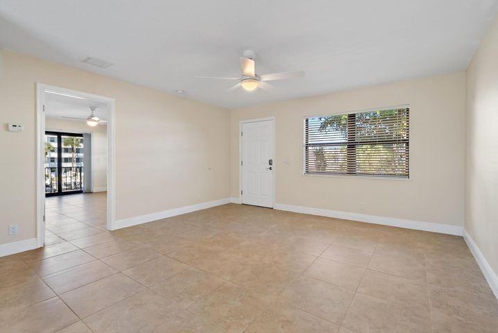 135 Shore Court - Photo 6 of 9