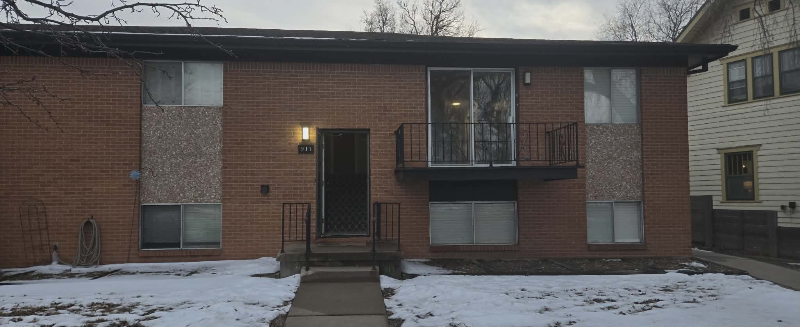 911 W River Blvd - Photo 2 of 39