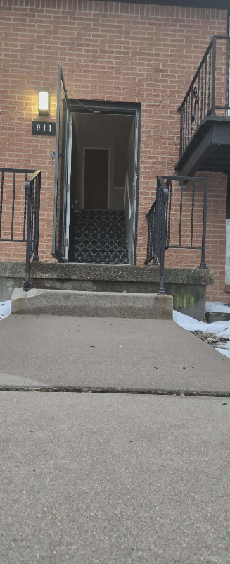 911 W River Blvd - Photo 3 of 39