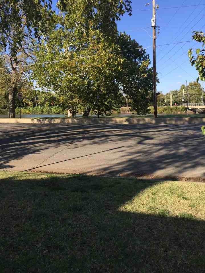 911 W River Blvd - Photo 6 of 39