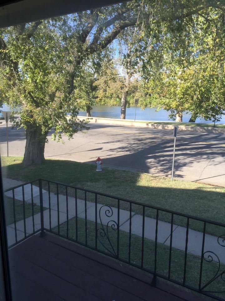 911 W River Blvd - Photo 7 of 39