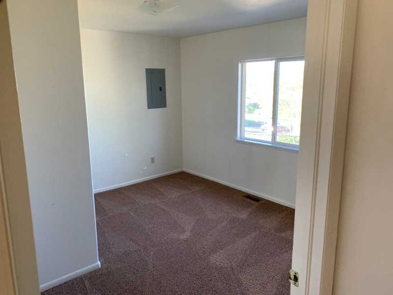 828 E 4th St #BORC - Photo 5 of 9