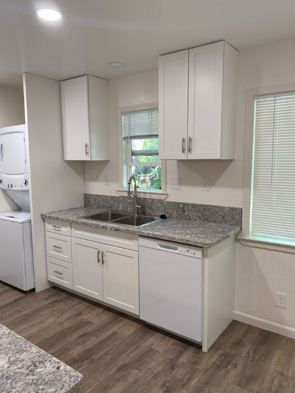 734 W 3rd St #3 - Photo 4 of 7