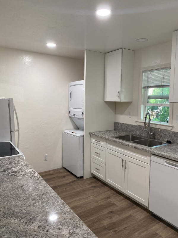 734 W 3rd St #3 - Photo 5 of 7