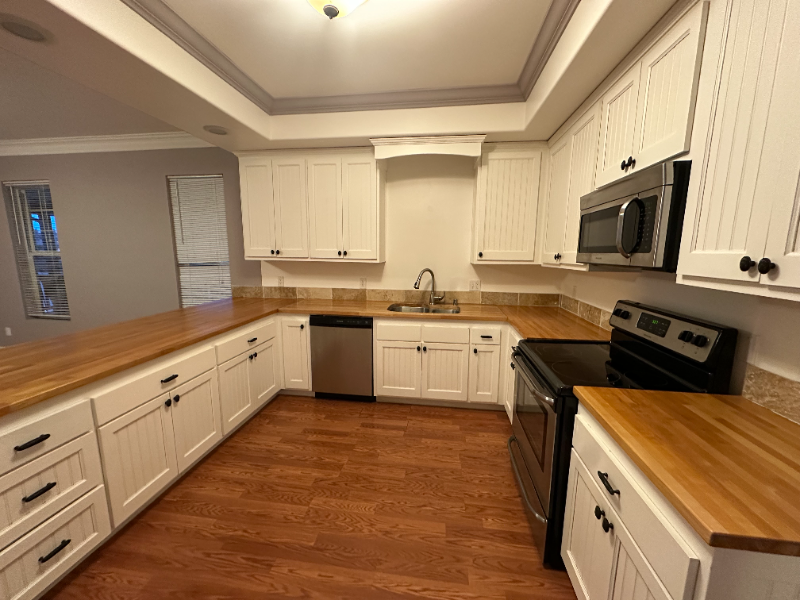 403 Abby Rd #B - Photo 2 of 8