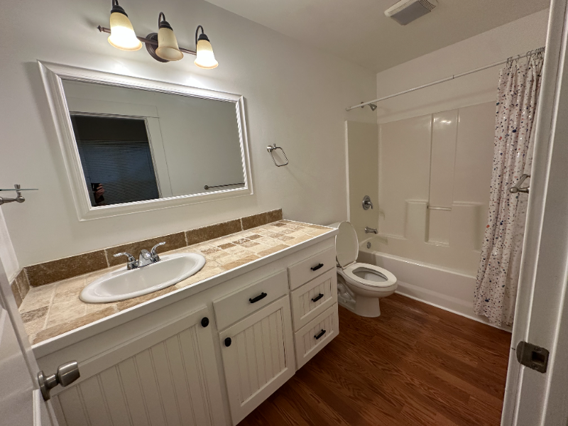 403 Abby Rd #B - Photo 3 of 8