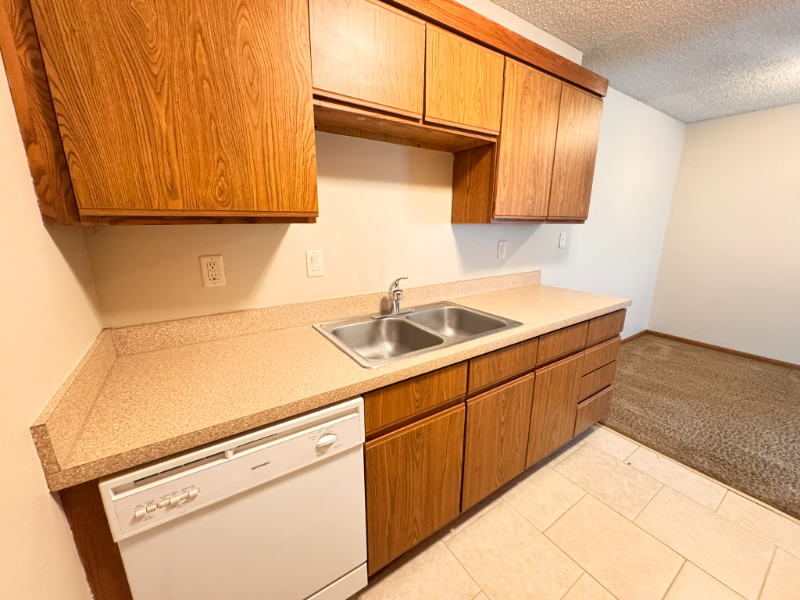 5100 Emerald Dr #15 - Photo 3 of 11