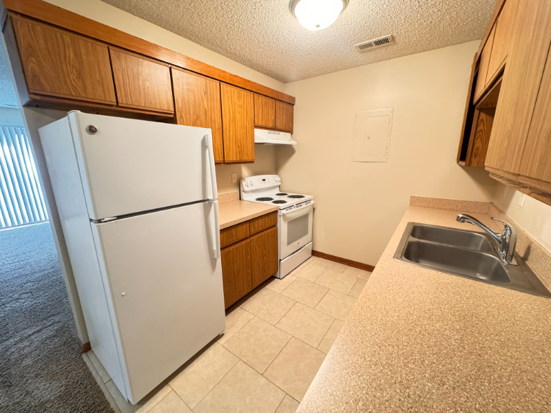 5100 Emerald Dr #15 - Photo 4 of 11