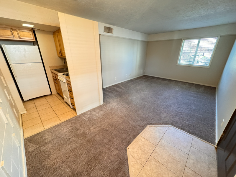 1425 G St #6 - Photo 4 of 9