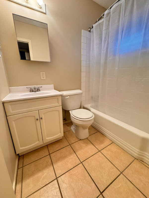 1425 G St #6 - Photo 7 of 9