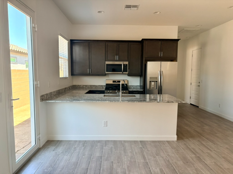 456 S Jacana Ln - Photo 5 of 25