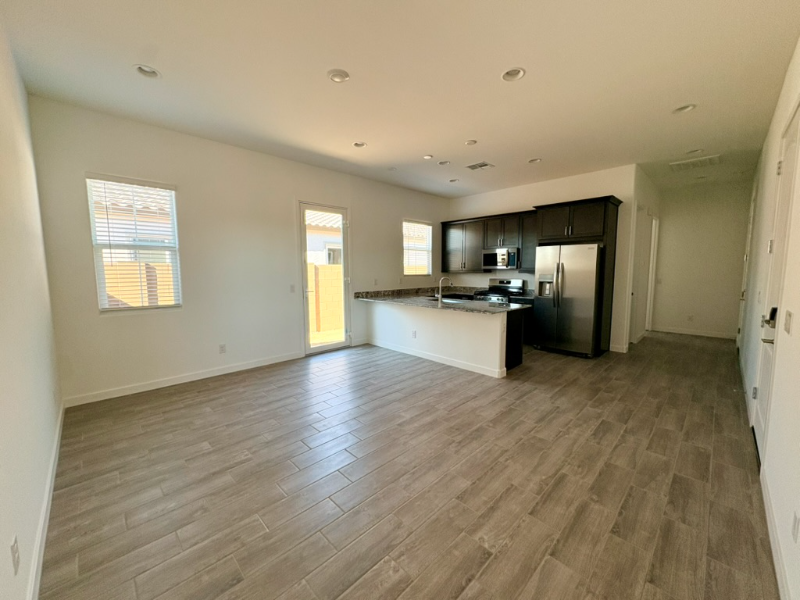 456 S Jacana Ln - Photo 6 of 25