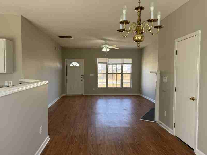 109 N Weststone Blvd - Photo 3 of 13