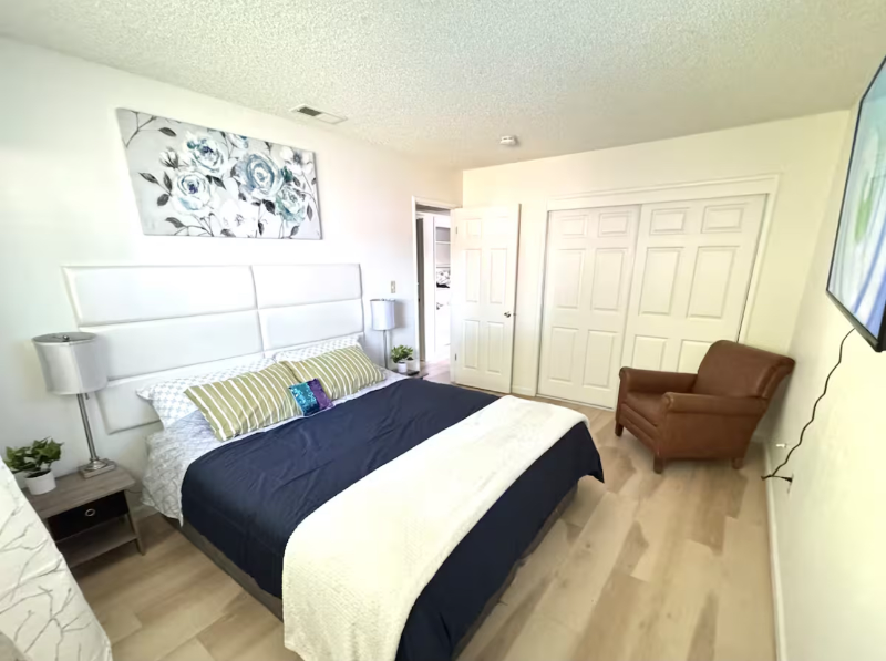 3964 Queenston Ct #1 - Photo 3 of 8