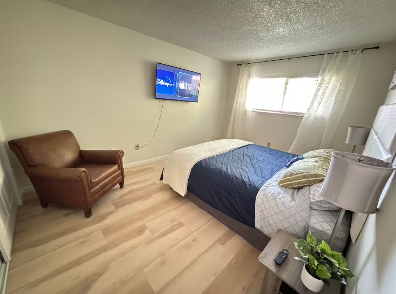 3964 Queenston Ct #1 - Photo 4 of 8