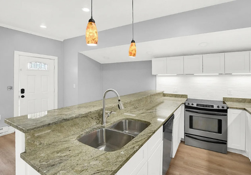 523 S Windsor St - Photo 7 of 17