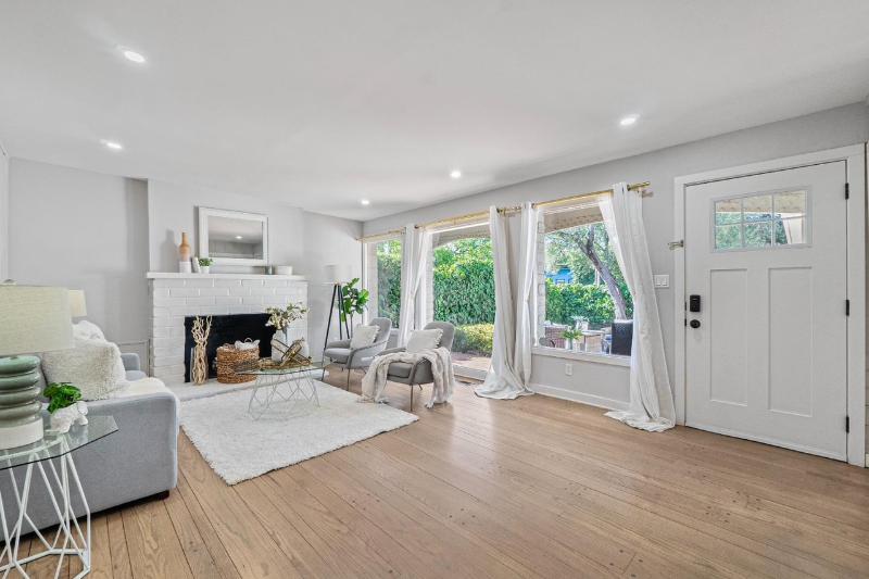 102 Olive St - Photo 2 of 15