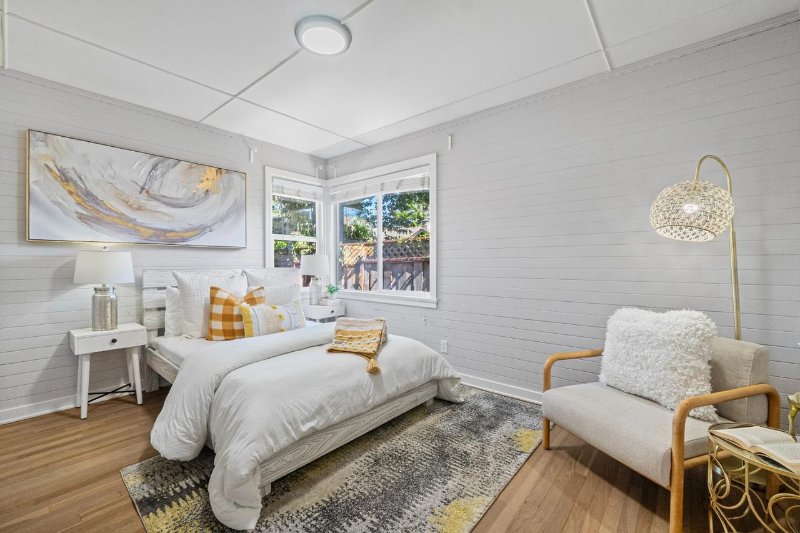 102 Olive St - Photo 7 of 15