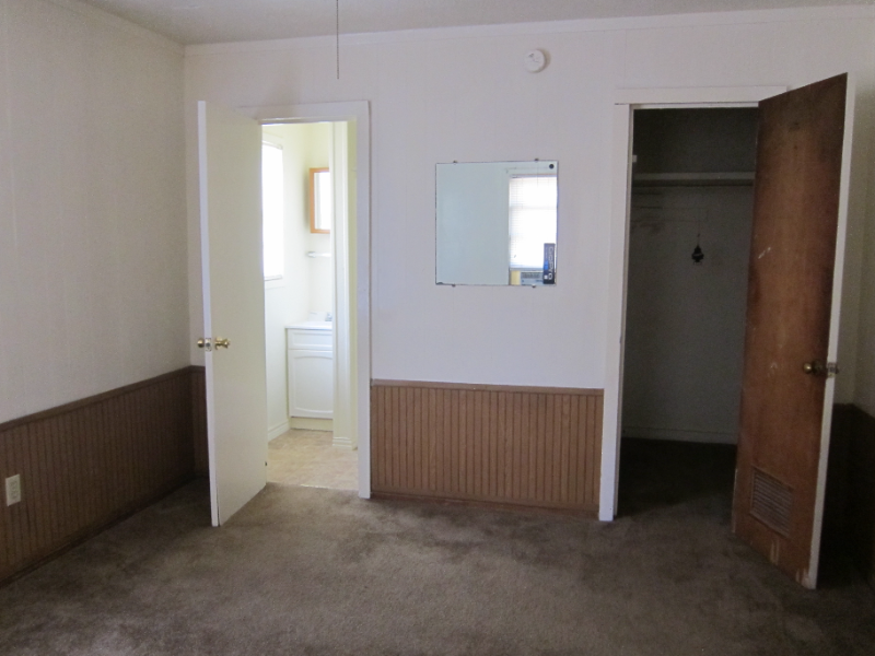 414 Trinity St - Photo 6 of 8