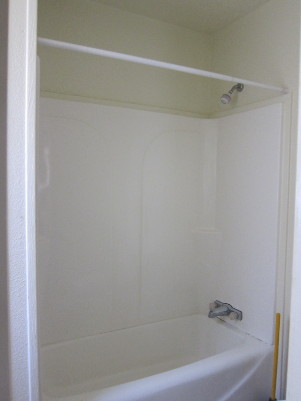 414 Trinity St - Photo 7 of 8