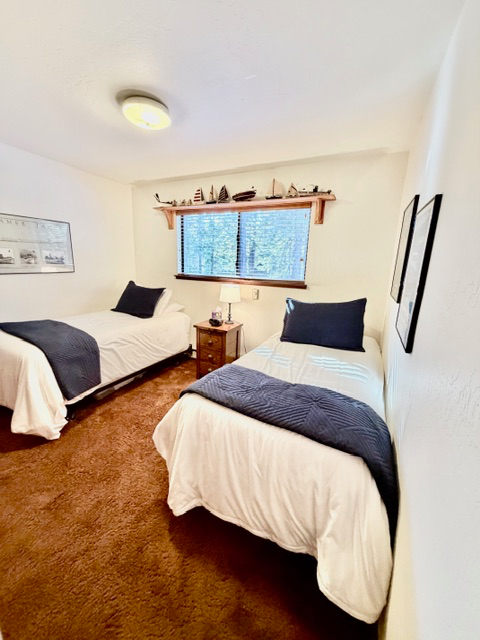 7046 4th Ave - Photo 5 of 20